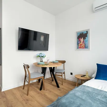 Klimatyzowane I Stylowe W Poznaniu Blisko Parku By Renters * Poznan