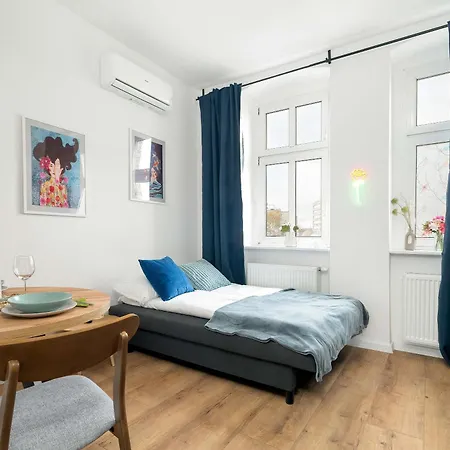 Klimatyzowane I Stylowe W Poznaniu Blisko Parku By Renters Poznań